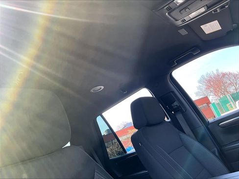 Used 2025 Chevrolet Tahoe LS image 23