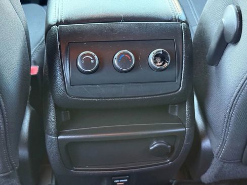Used 2016 GMC Acadia SLE AWD/4WD image 43