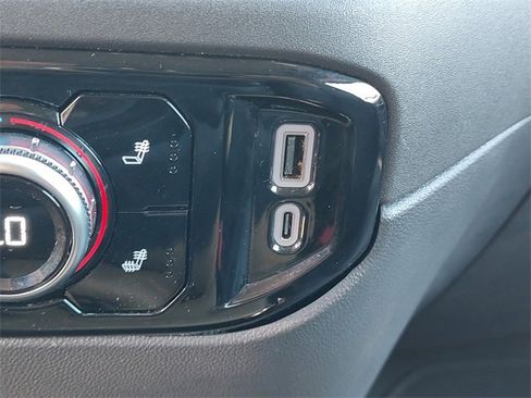 Used 2024 GMC Sierra 1500 SLT image 20