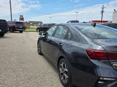 Used 2020 Kia Forte LXS FWD image 7
