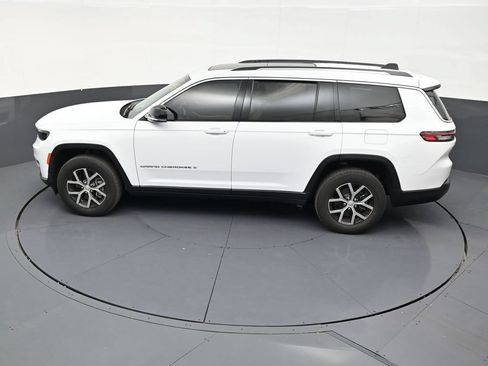 Used 2023 Jeep Grand Cherokee L Limited AWD/4WD image 13