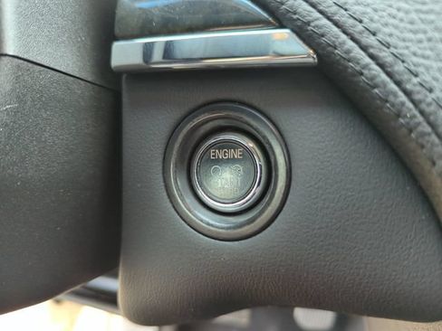 Used 2013 Lincoln MKS FWD image 42