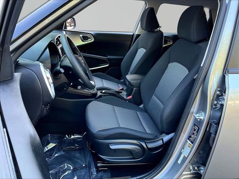 Certified 2025 Kia Soul LX w/ LX Technology Package FWD image 21