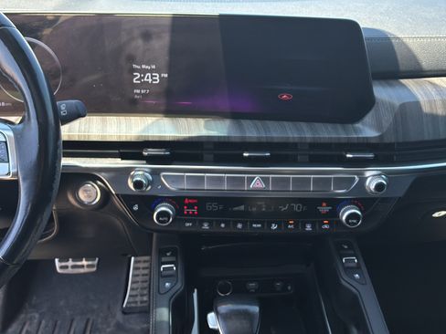 Used 2023 Kia Telluride AWD image 29