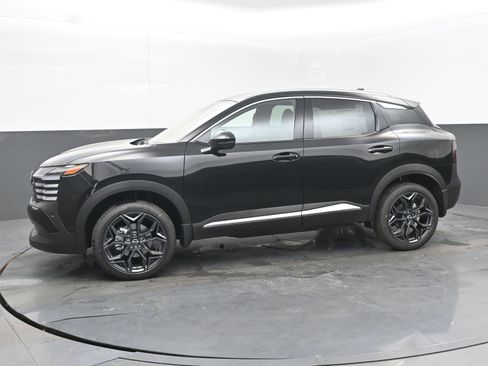 New 2025 Nissan Kicks SR image 4