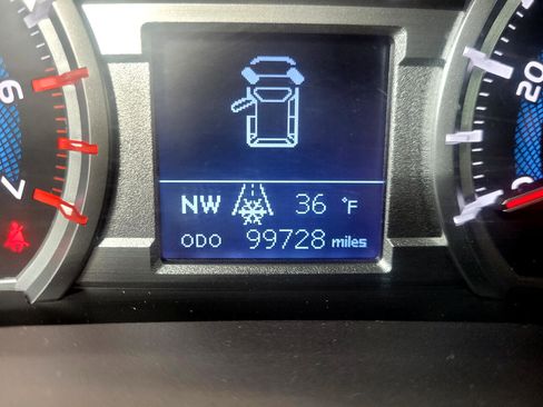 Used 2018 Toyota 4Runner SR5 image 16