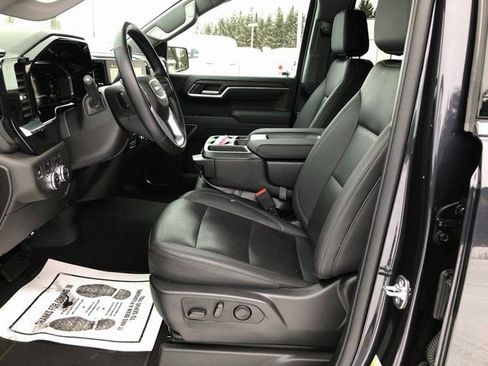 Used 2025 GMC Sierra 1500 SLT image 18