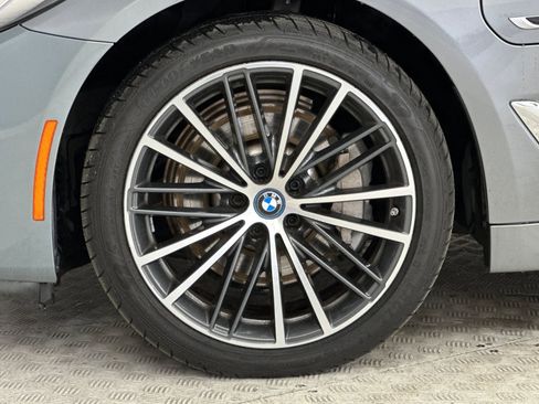 Certified 2023 BMW 530e w/ Premium Package image 11