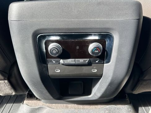 Used 2023 GMC Yukon Denali image 14