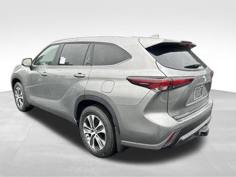 New 2026 Toyota Highlander XLE AWD/4WD image 3