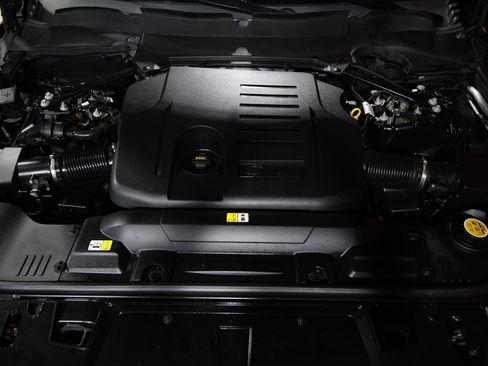 Used 2019 Land Rover Range Rover Sport HST image 34