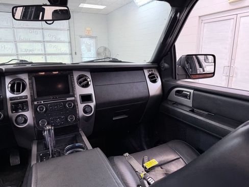 Used 2015 Ford Expedition EL Limited w/ Equipment Group 301A AWD/4WD image 32