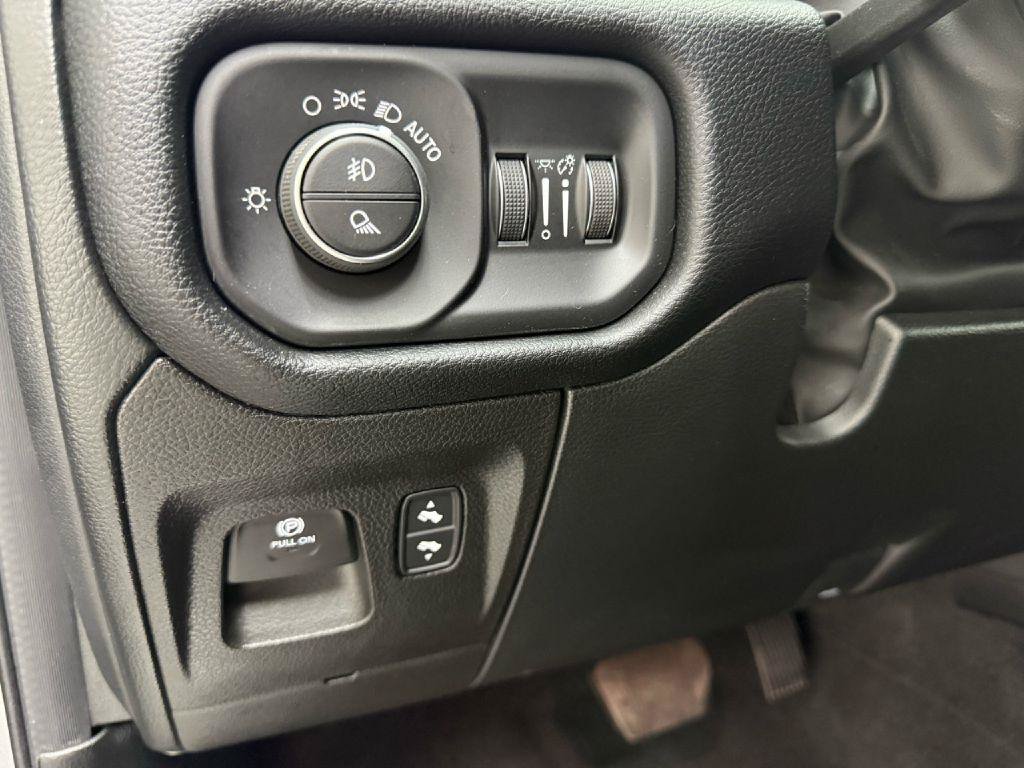 Used 2022 RAM 1500 Laramie AWD/4WD image 23