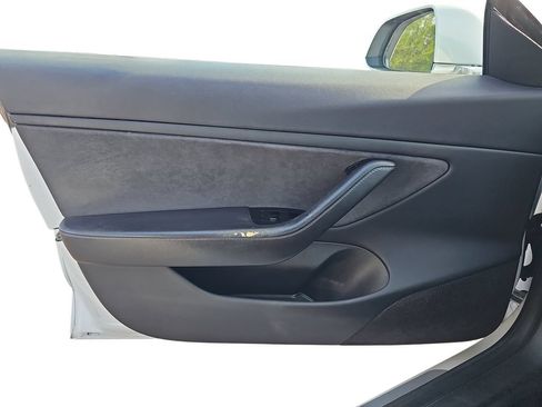 Used 2018 Tesla Model 3 Long Range RWD image 26