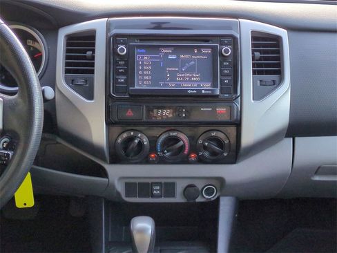 Used 2014 Toyota Tacoma PreRunner image 17