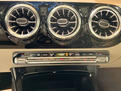 Used 2022 Mercedes-Benz A 220 4MATIC image 19