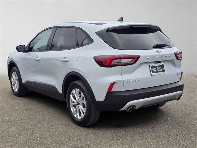Used 2025 Ford Escape Active AWD/4WD image 5