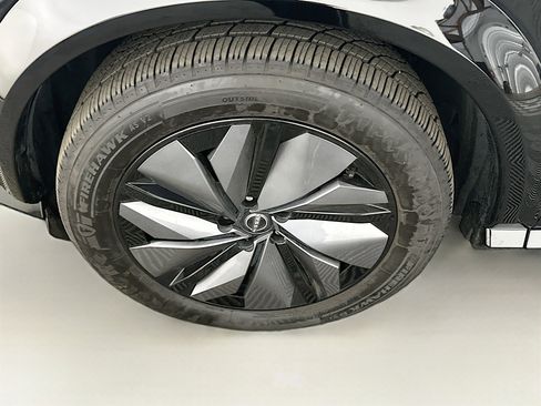 Used 2023 Nissan Ariya FWD image 11