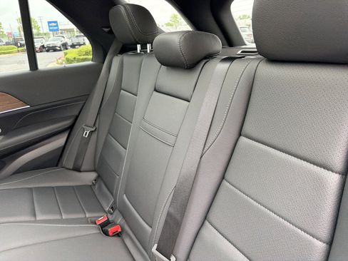 Certified 2025 Mercedes-Benz GLE 450 4MATIC image 21