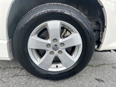 Used 2013 Dodge Grand Caravan SE image 27