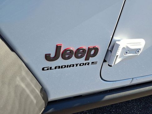 New 2023 Jeep Gladiator Rubicon w/ LED Lighting Group image 25