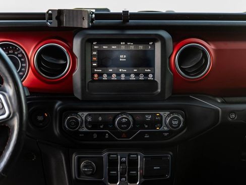 Used 2021 Jeep Gladiator Rubicon w/ LED Lighting Group AWD/4WD image 11