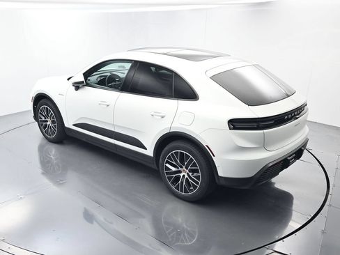 Certified 2025 Porsche Macan Electric RWD image 36