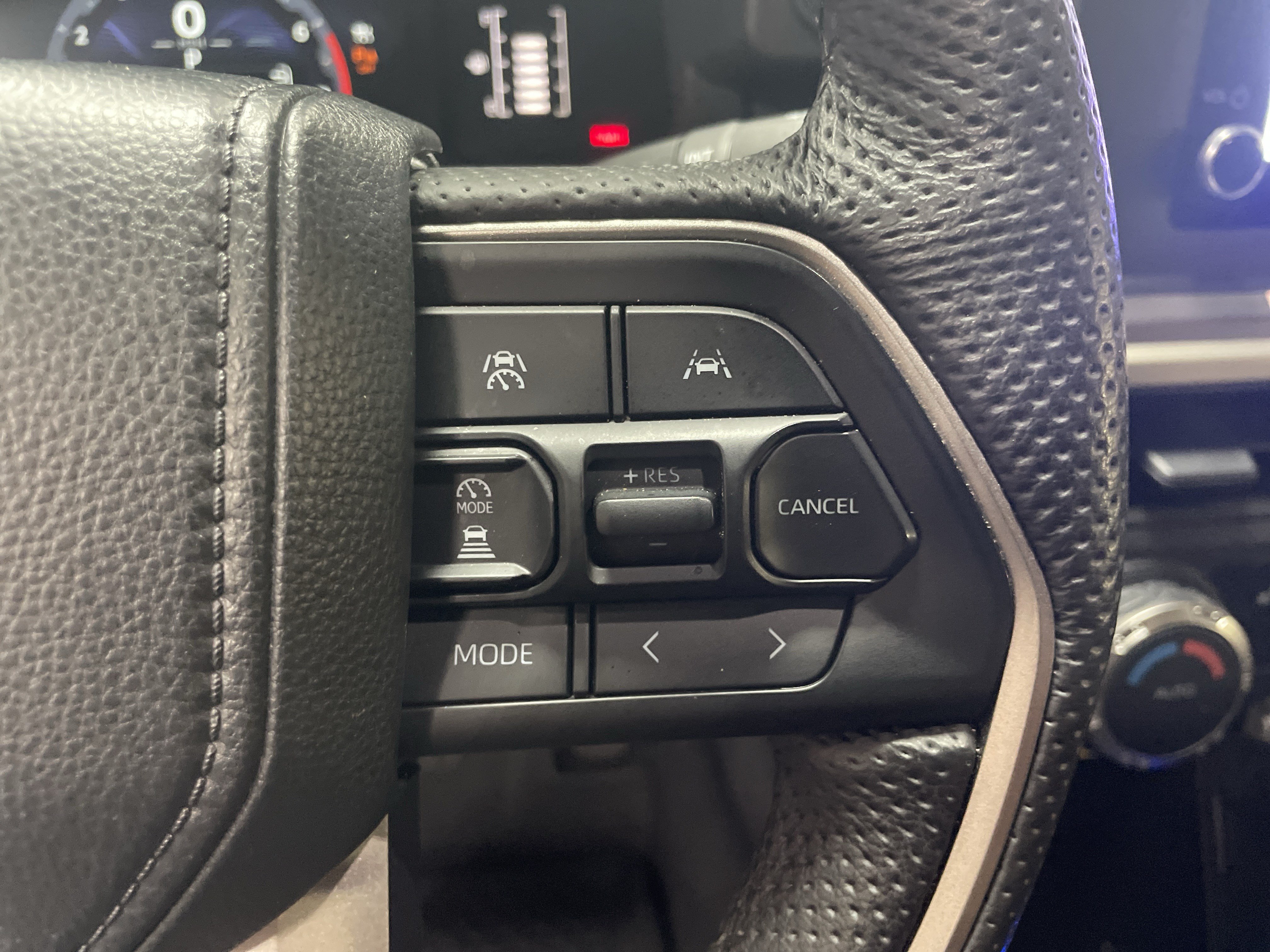 Used 2024 Toyota Tacoma SR5 AWD/4WD image 20