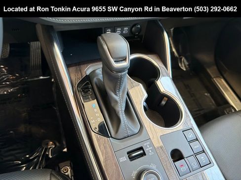Used 2025 Toyota Highlander Platinum AWD/4WD image 27