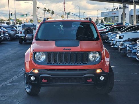 Certified 2015 Jeep Renegade Trailhawk image 2