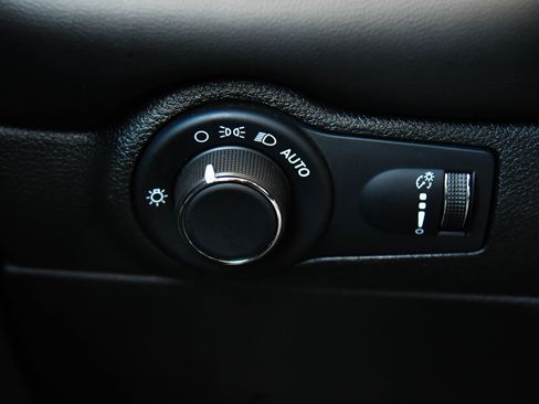 Used 2024 Dodge Durango GT image 35