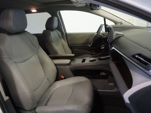 Used 2024 Toyota Sienna XLE w/ XLE Plus Package image 24