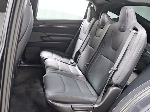 Used 2024 Tesla Model X image 32