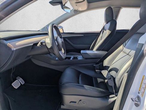 Used 2022 Tesla Model Y Performance image 11