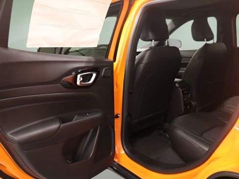 New 2026 Jeep Compass Latitude w/ Sun and Sound Group AWD/4WD image 12