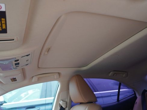 Used 2016 Lexus IS 200t w/ Navigation System Package RWD image 12