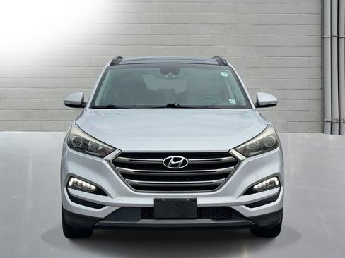 Used 2016 Hyundai Tucson Limited w/ Option Group 03 AWD/4WD image 2