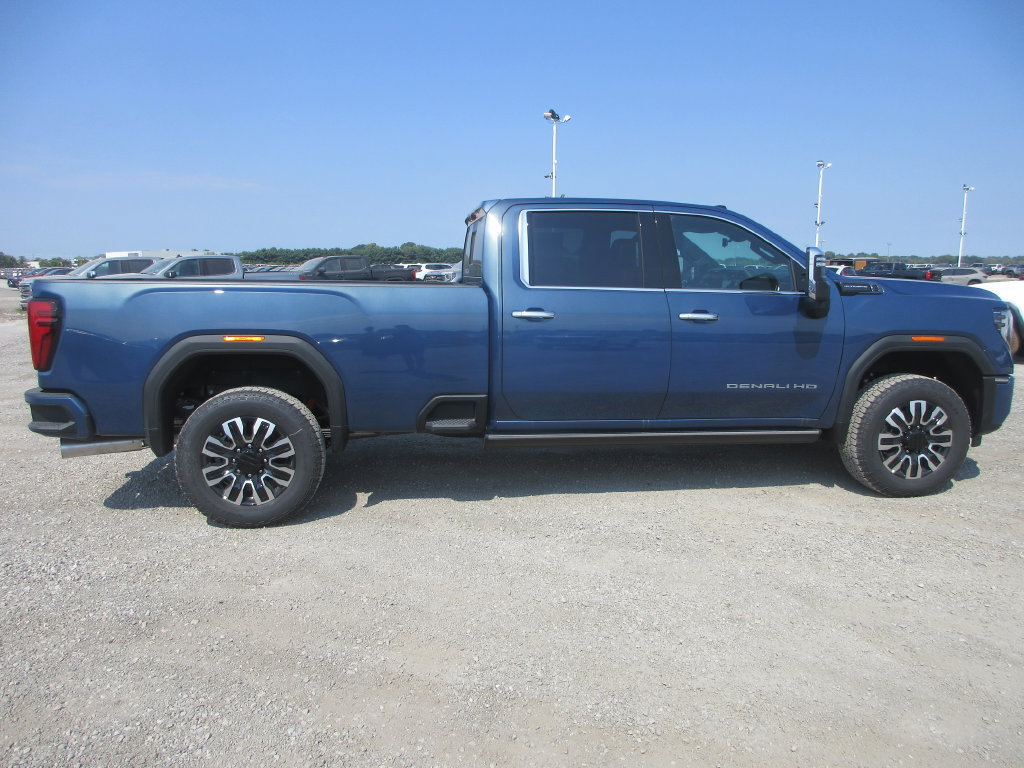 New 2026 GMC Sierra 3500 Denali Ultimate AWD/4WD image 3