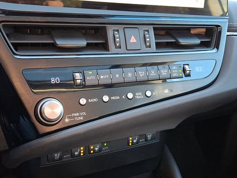 Certified 2023 Lexus ES 350 w/ Premium Package image 17