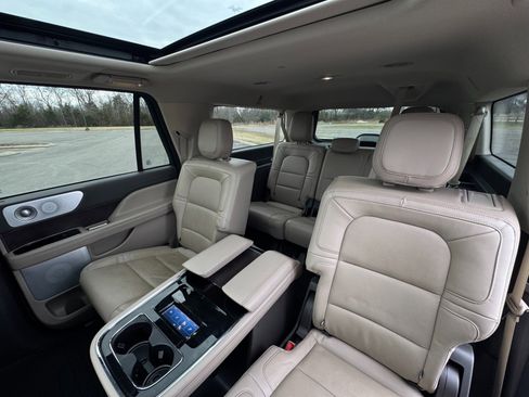Used 2024 Lincoln Navigator L Reserve image 33