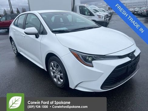 Used 2025 Toyota Corolla LE image 1
