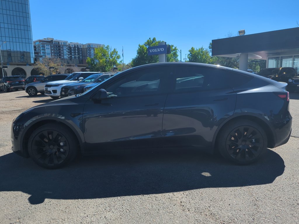 Used 2025 Tesla Model Y Long Range AWD/4WD image 4