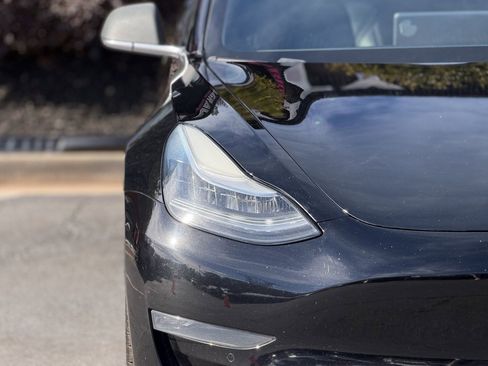 Used 2020 Tesla Model 3 Performance image 4