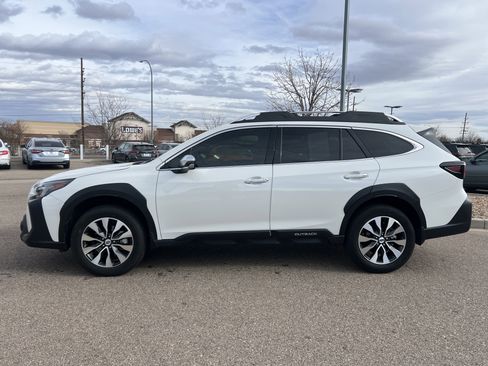 Used 2025 Subaru Outback Touring w/ Popular Package #2 image 13