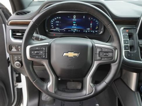 Used 2024 Chevrolet Suburban Premier AWD/4WD image 27