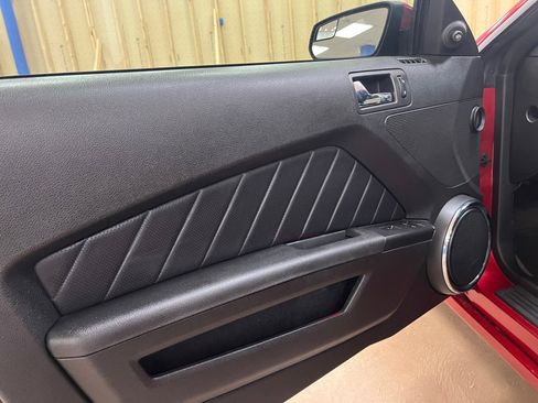 Used 2013 Ford Mustang GT Premium w/ Comfort Pkg image 36