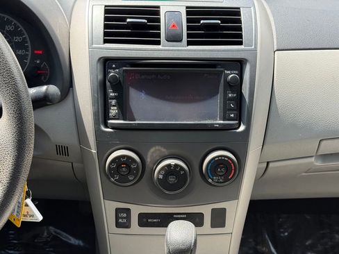 Used 2013 Toyota Corolla LE FWD image 11