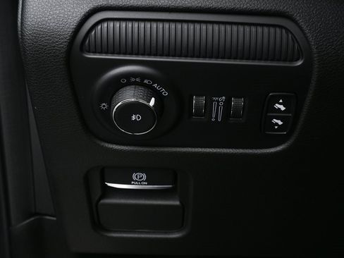 Used 2023 Jeep Grand Wagoneer 4WD w/ Convenience Group III image 9