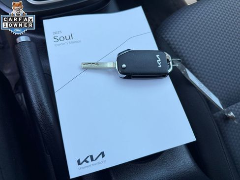 Certified 2025 Kia Soul LX w/ LX Technology Package FWD image 32
