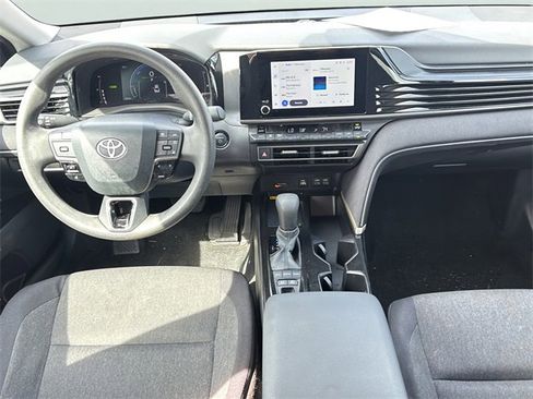 Used 2025 Toyota Camry LE image 16
